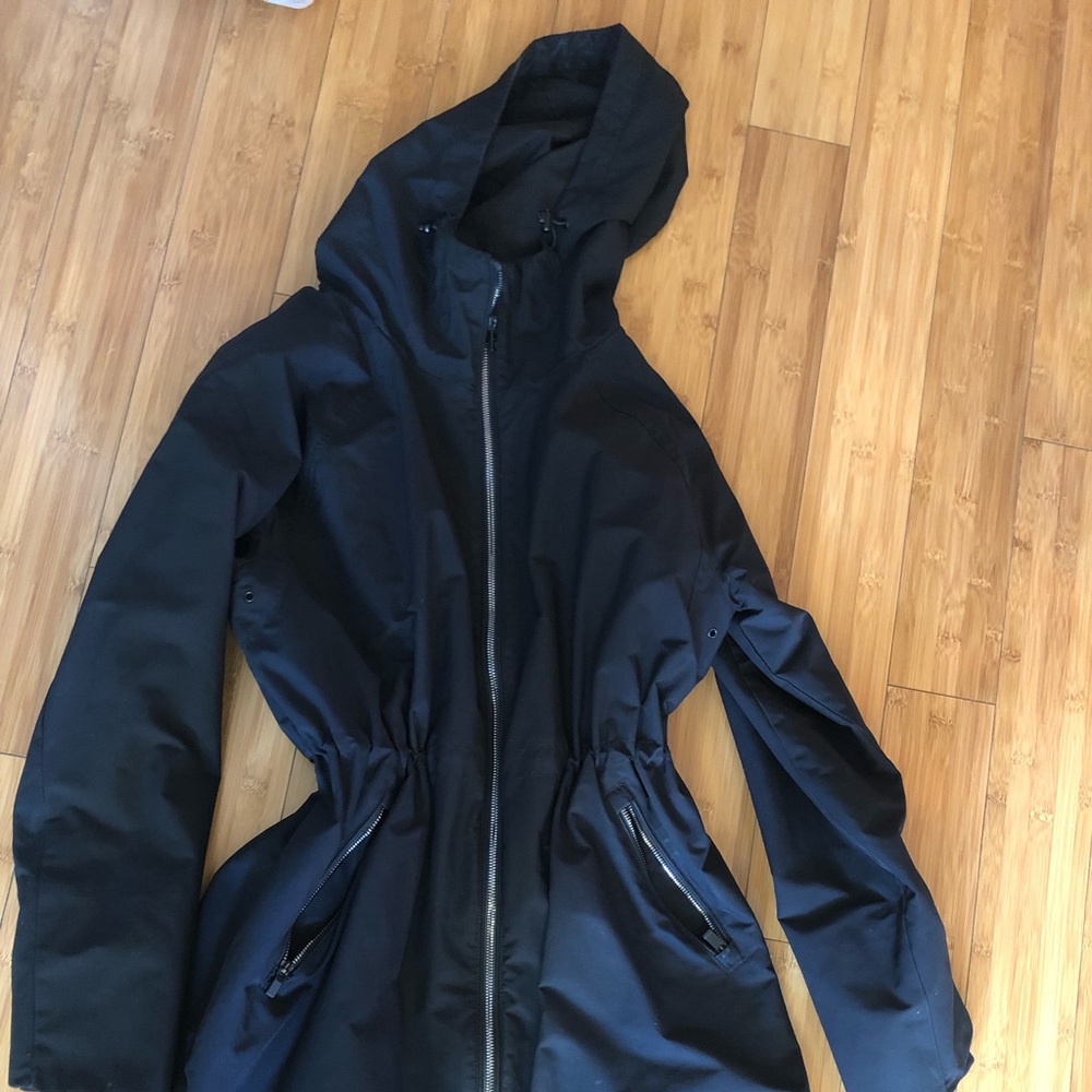Athleta Misty Rain Jacket (M). Great condition!
